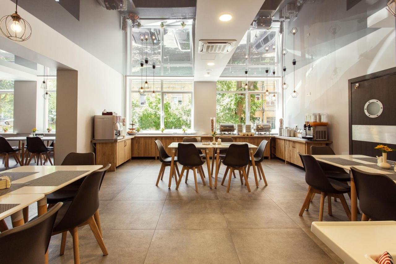 Недорогие хостелы Вильнюса_Old Town Trio Hostel Rooms_кухня.jpg