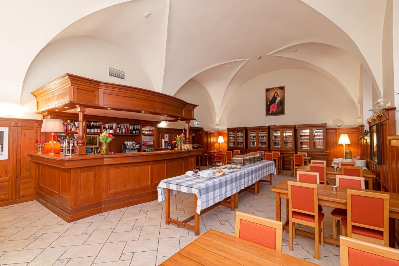 Лучшие отели 3 звезды в Вильнюсе_Domus Maria_ресторан.jpg