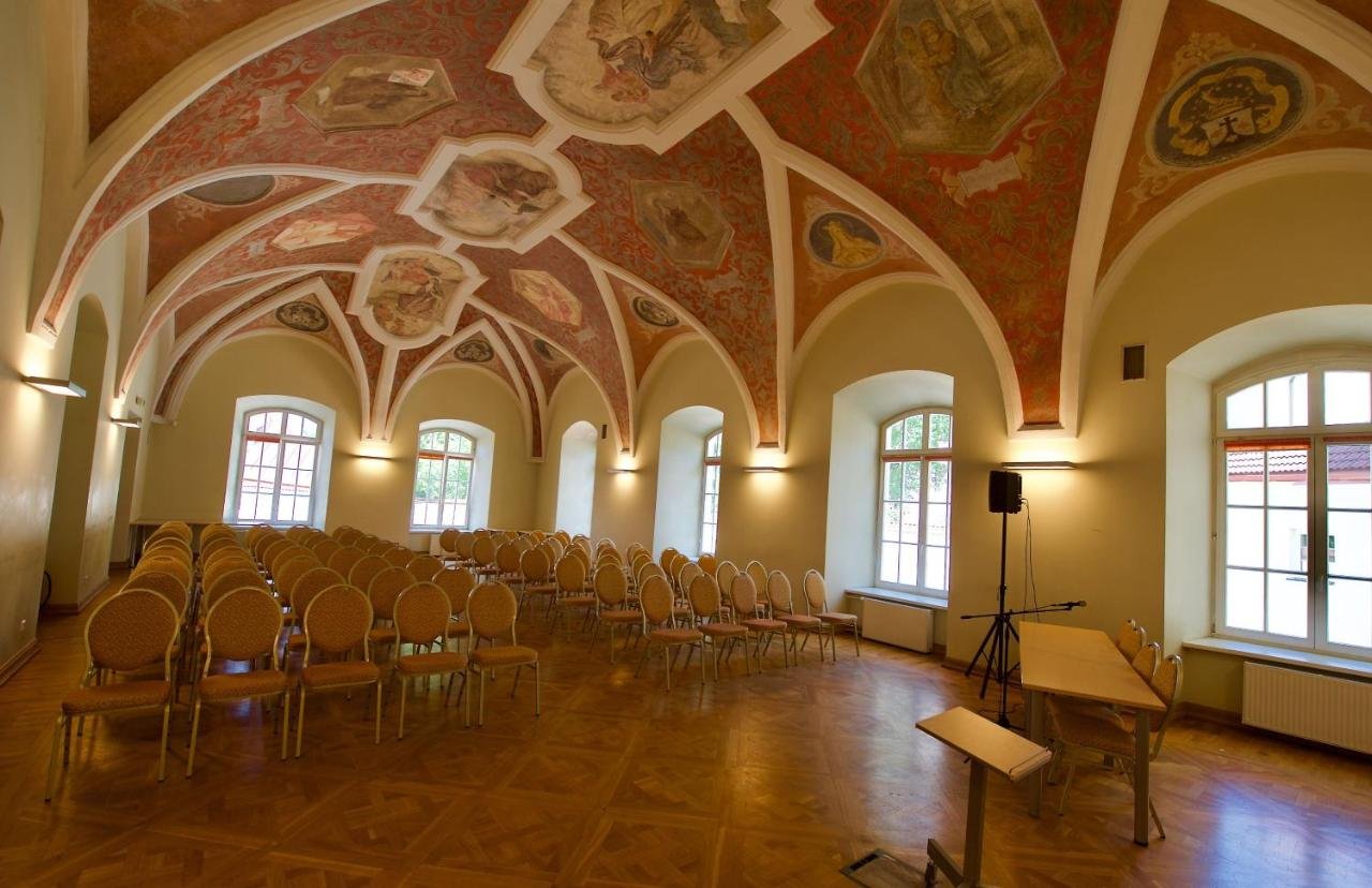 Лучшие отели 3 звезды в Вильнюсе_Domus Maria_конференц-зал.jpg