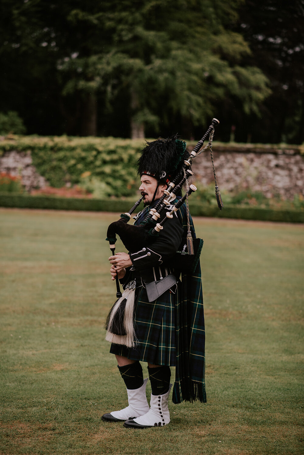 118-Airlie-castle-wedding-piper.jpg