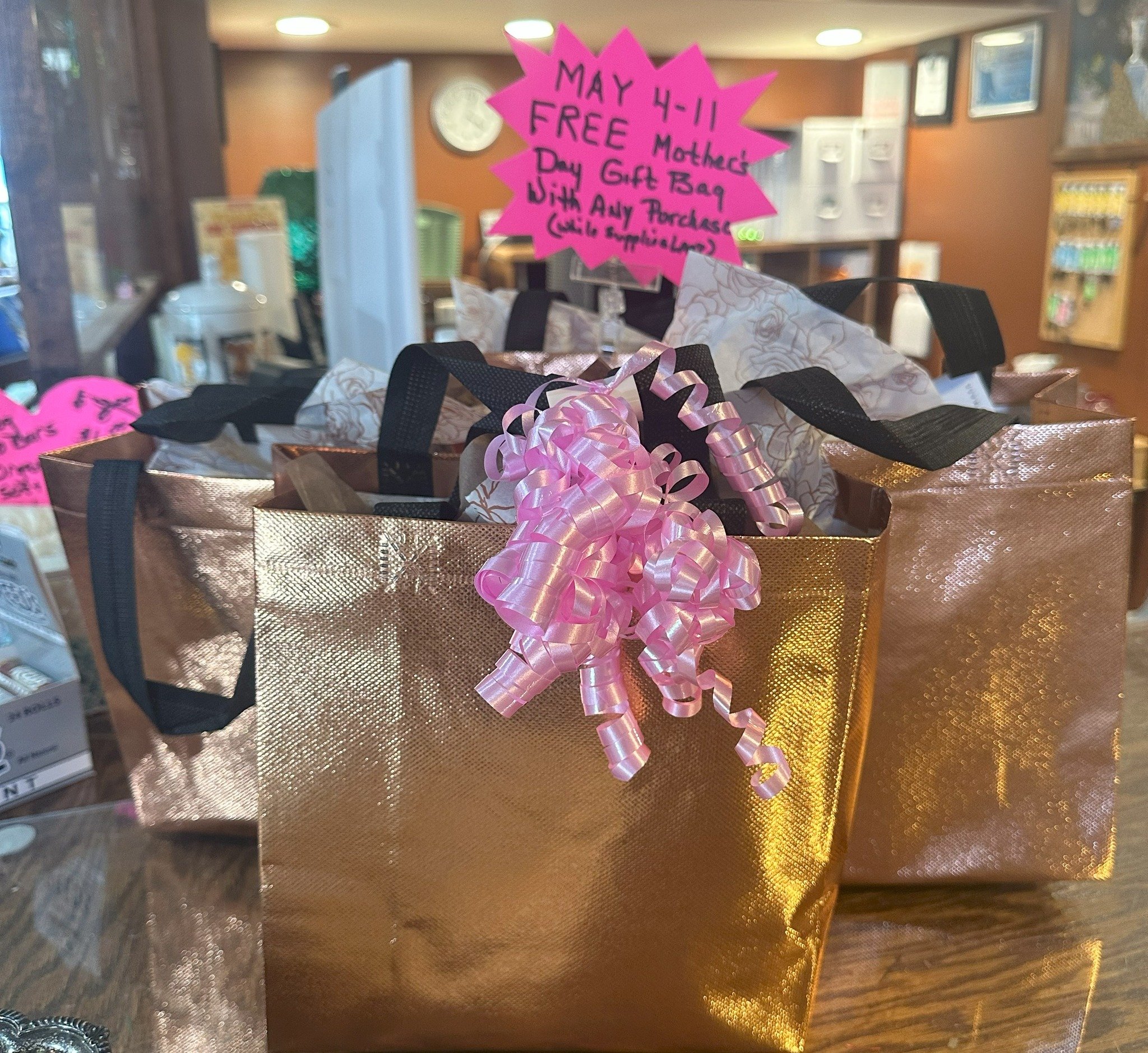 We ❤️ Moms!
Get a FREE Mother's Day gift bag with any purchase while supplies last!