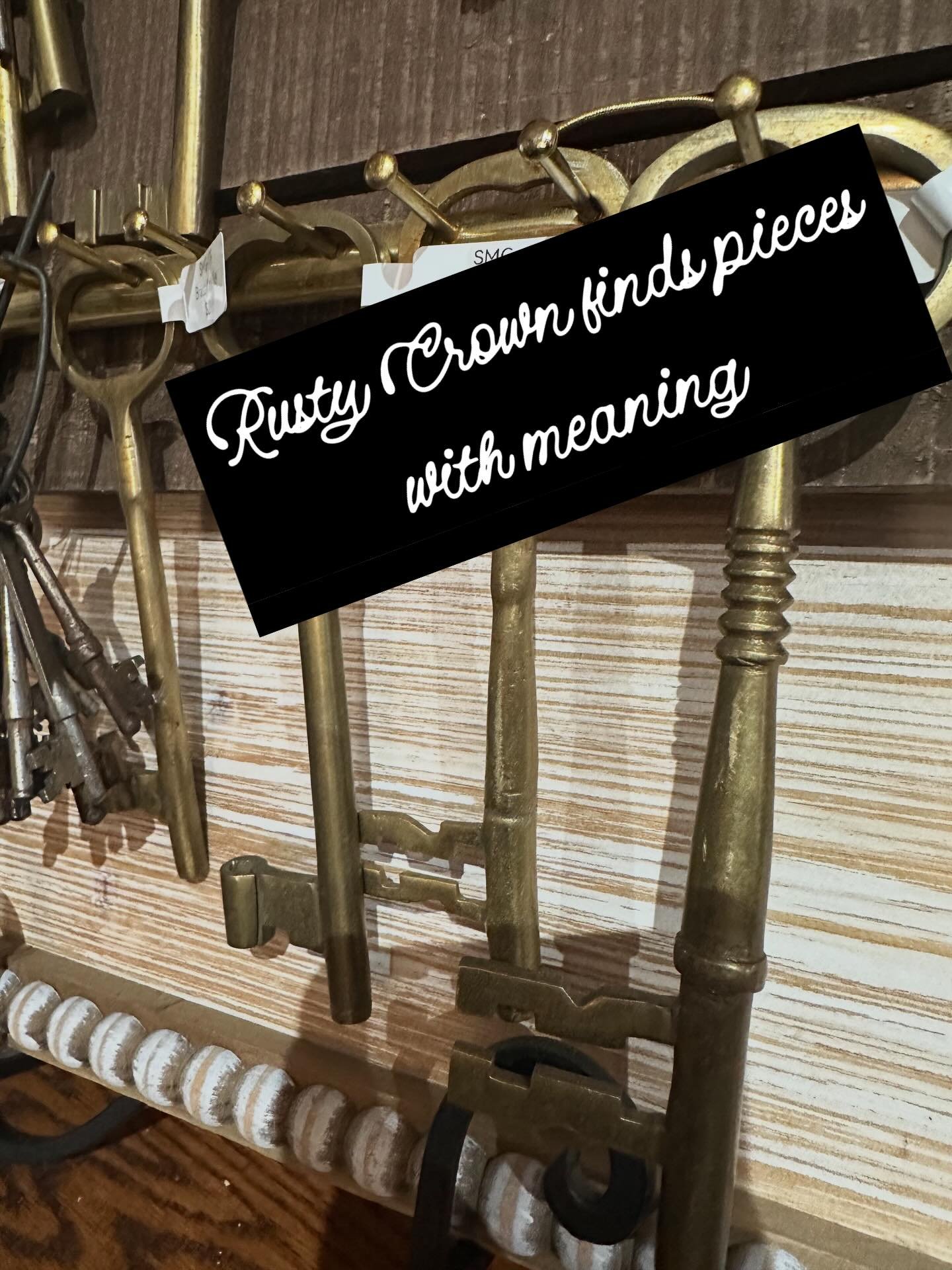 May the New Year bring you Keys for new doors. Mirrors for reflection. And clocks that remind us time is precious ⏳ Which symbol speaks to you as you step into the new year? #vintagesymbolism #antiquedetails #rustycrownfinds