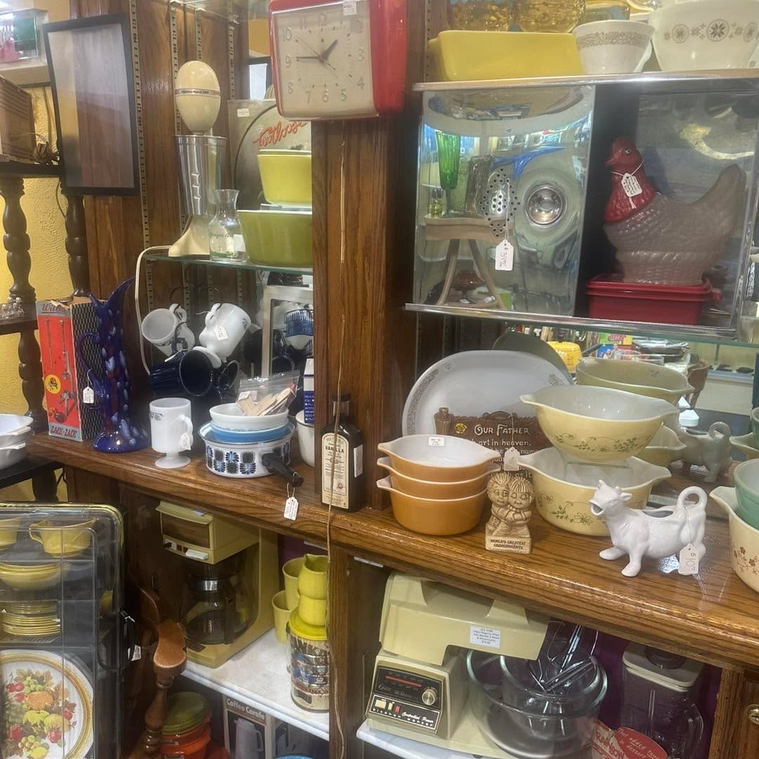 📻✨ It&rsquo;s National Retro Day at The Rusty Crown! ✨📻
If walls could talk, ours would probably quote the 70s, hum an 80s power ballad, and remind you how cool the 90s actually were.
With 40 amazing vendors, every booth is basically its own time c