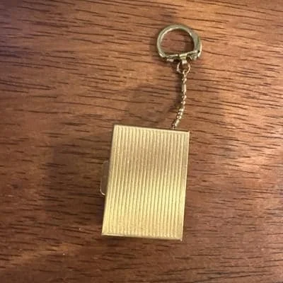 https://i.etsystatic.com/8059587/r/il/c9e1f1/7976058434/il_fullxfull.7976058434_3sq8.jpg