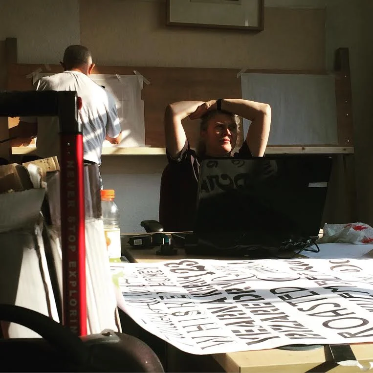 Leaning-back-design-thinking-NGS-Signsmiths.jpg