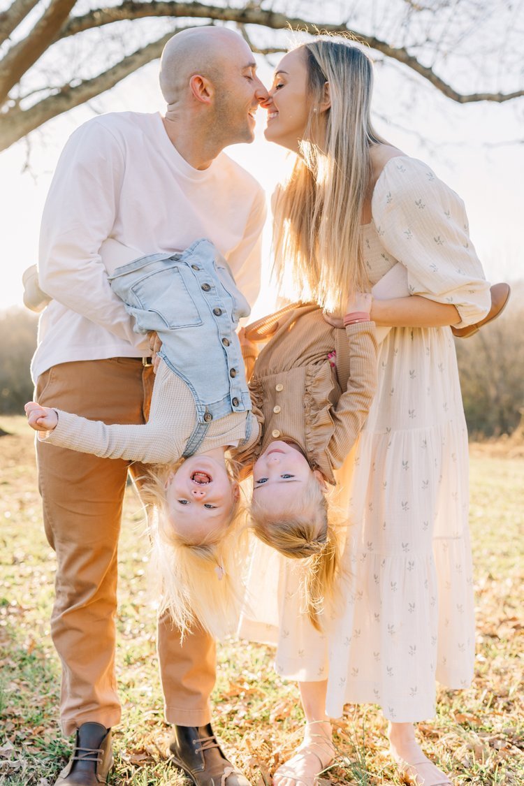 Family+Photos+Posing+Inspiration+Behind+The+Scenes+Tutorial-2736.jpg