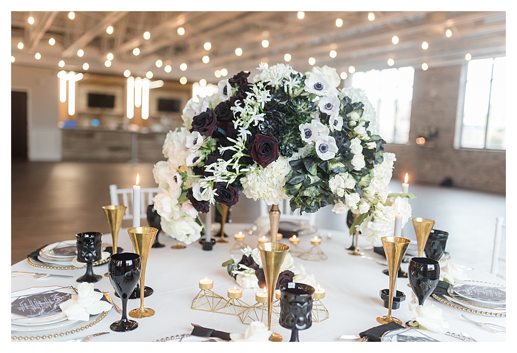 Elegant Black and White Winter Rooftop Wedding_0755.jpg