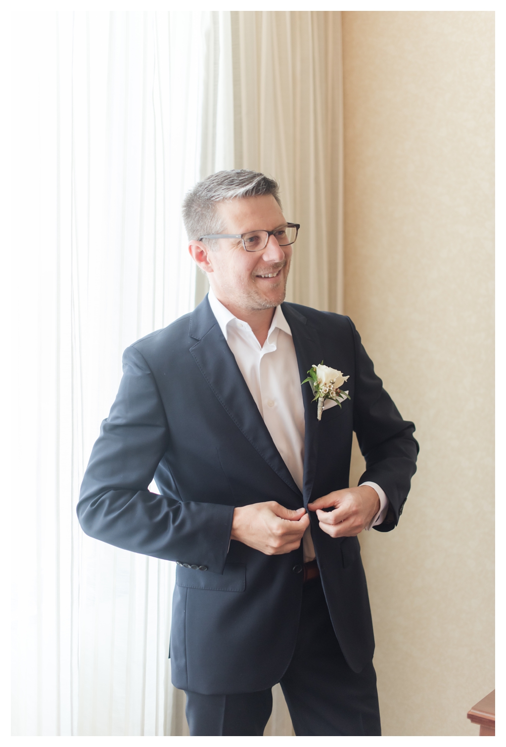 Drury Inn for Getting Ready Photos on a Wedding Day_1495.jpg