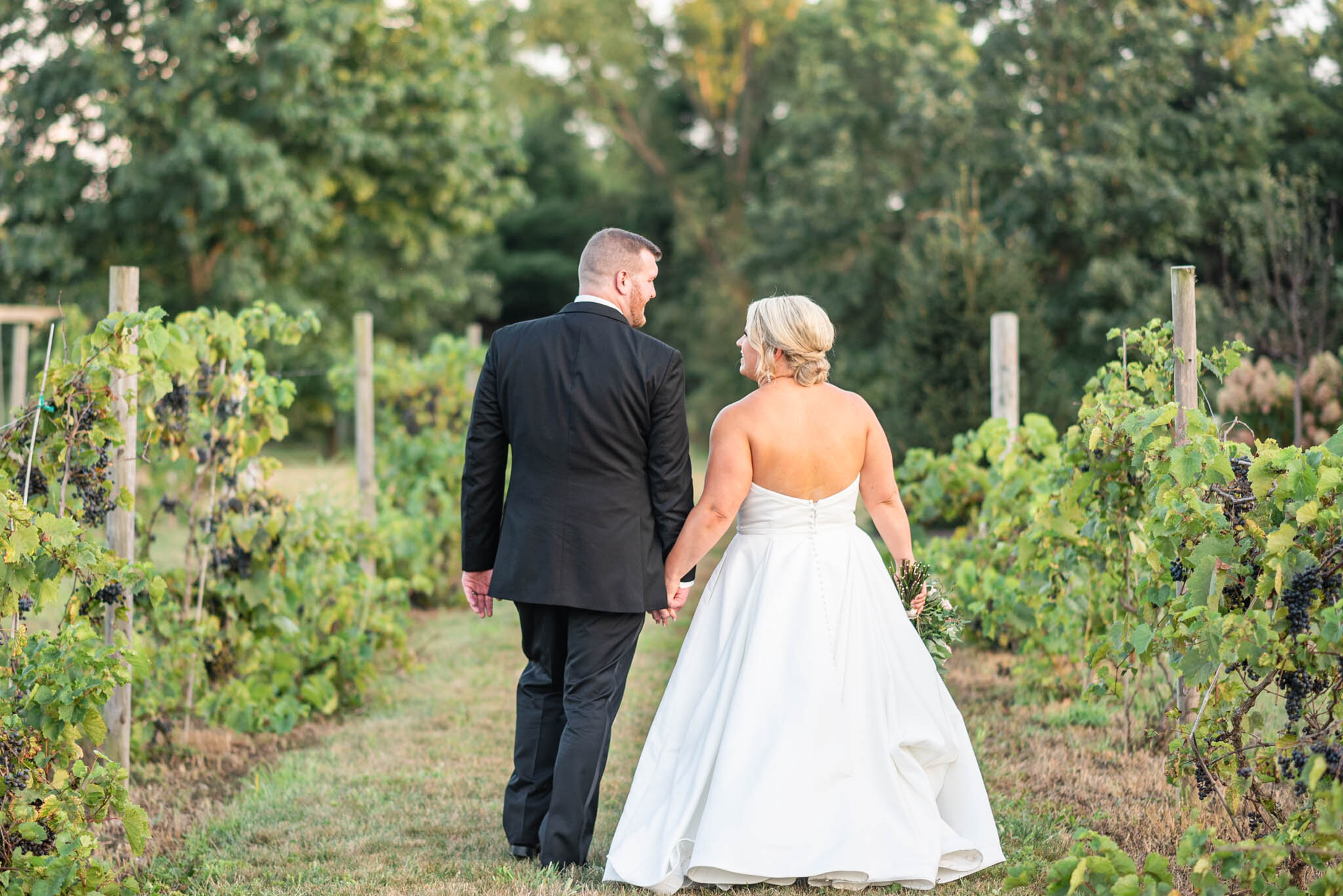 Outdoor Wedding Ceremony at Finley Creek Vineyards-7542.jpg