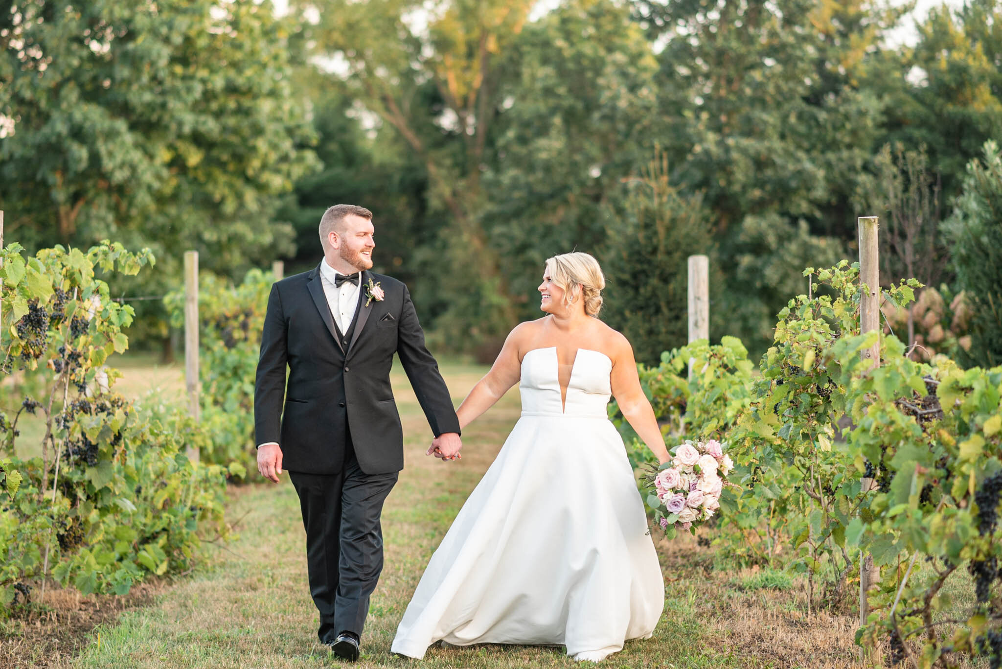 Outdoor Wedding Ceremony at Finley Creek Vineyards-7554.jpg