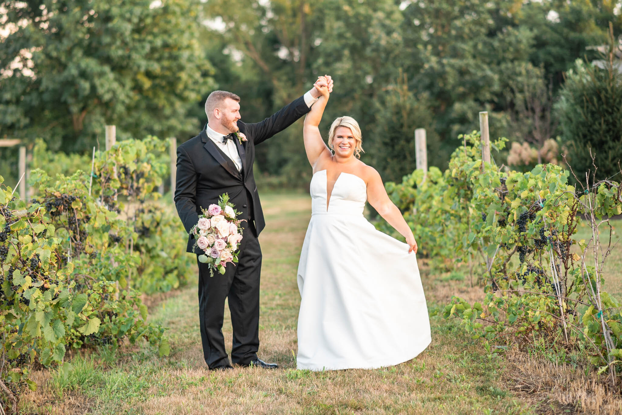 Outdoor Wedding Ceremony at Finley Creek Vineyards-7662.jpg