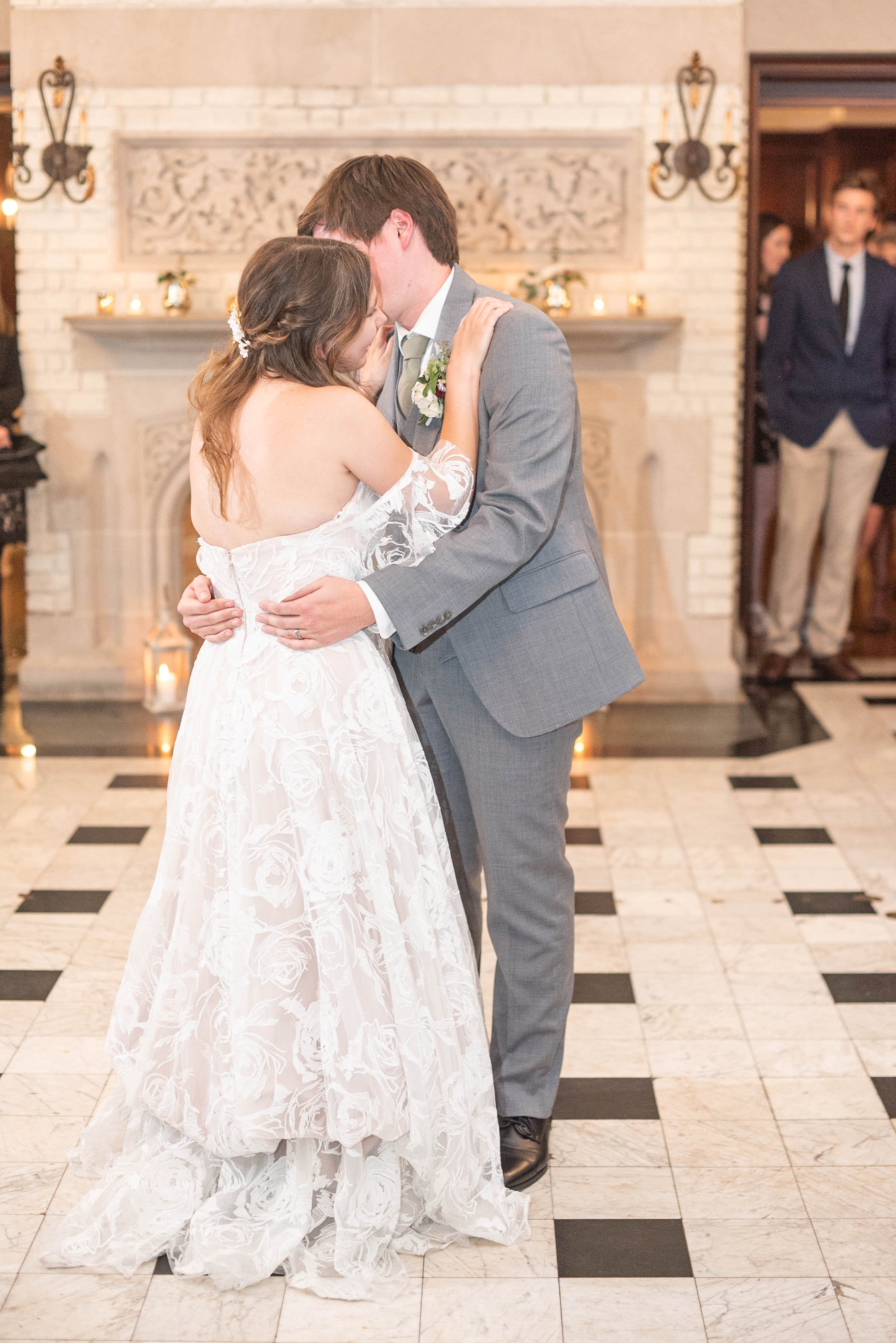 Indoor Fall Wedding at Laurel Hall-2887.jpg