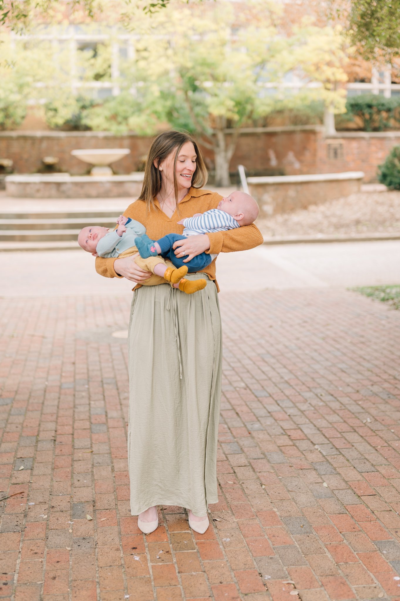 outdoor photoshoot with newborn twins-5513.jpg