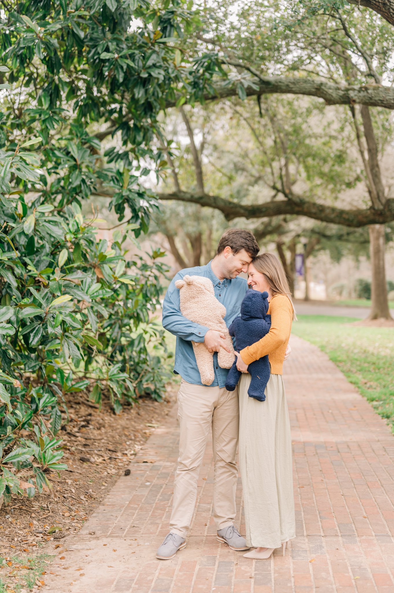 outdoor photoshoot with newborn twins-5594.jpg