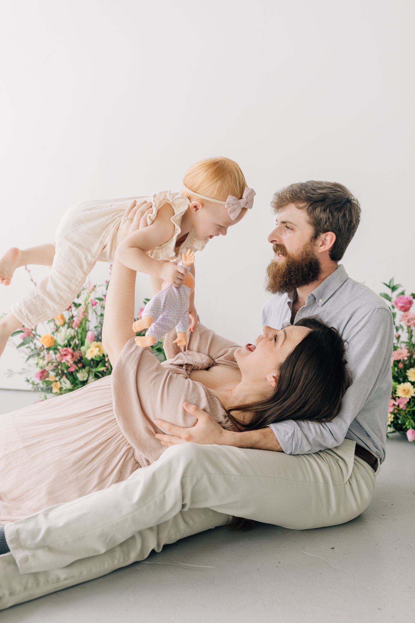 studio family maternity photos with flowers in Greenville, South Carolina-0788.jpg