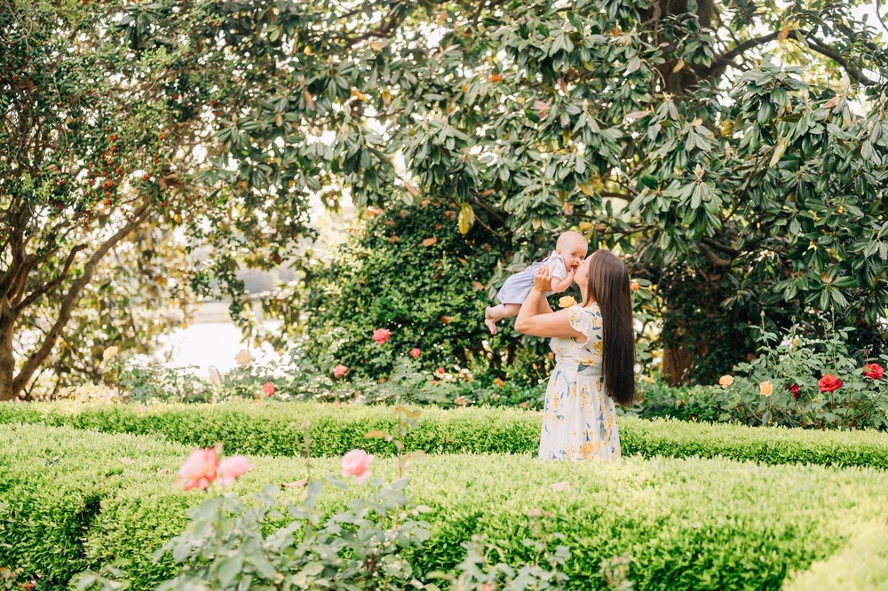 Spring Mini Session in the Furman Rose Garden Greenville Family Photographer | Michelle Poteet Photography Spring Mini Session in the Furman Rose Garden Greenville Family Photographer | Michelle Poteet Photography