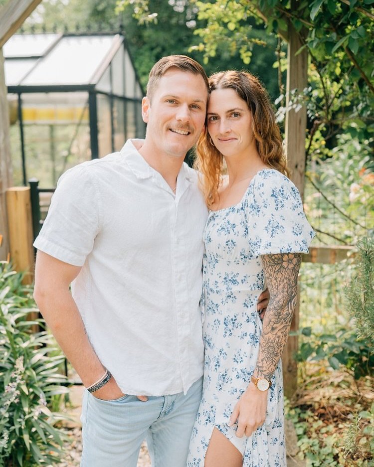 This whimsical garden couples mini session in Travelers Rest was such a dream. Beautiful blooms, a perfect spring day, and a wildly in love couple make for a magical photoshoot.