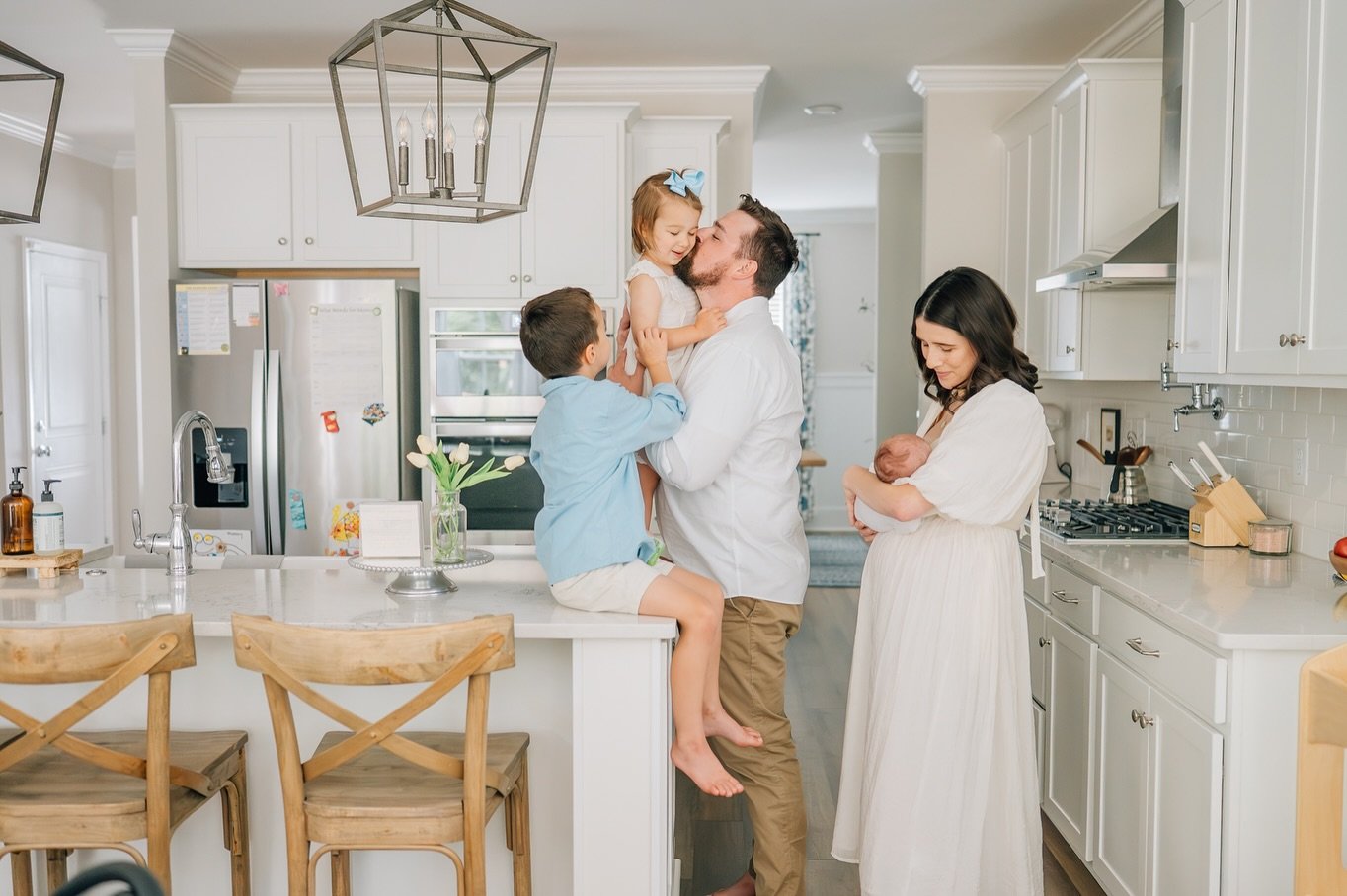 Hey mama! Are you looking for sweet, snuggly newborn photos of baby and the whole family? I would love to be your Greer newborn photographer! Whether you&rsquo;re looking for in home, outdoor, or in studio newborn photos, let me create a stress free 