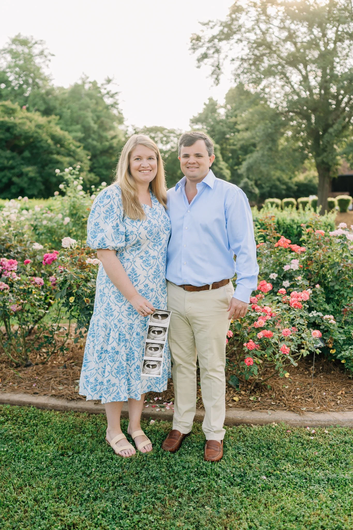 pregnancy announcement mini session photographer in greenville sc-7725.jpg