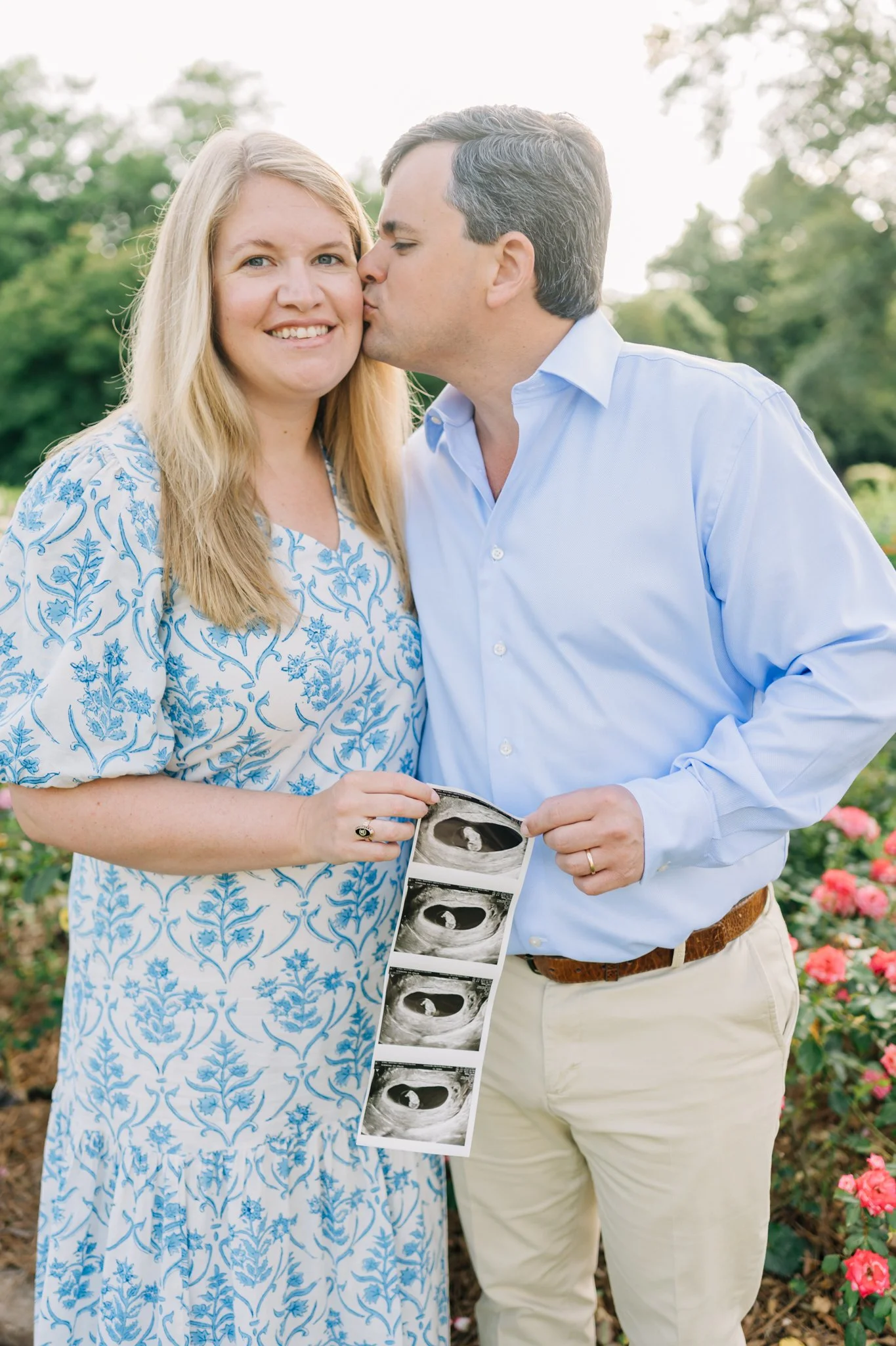 pregnancy announcement mini session photographer in greenville sc-7769.jpg