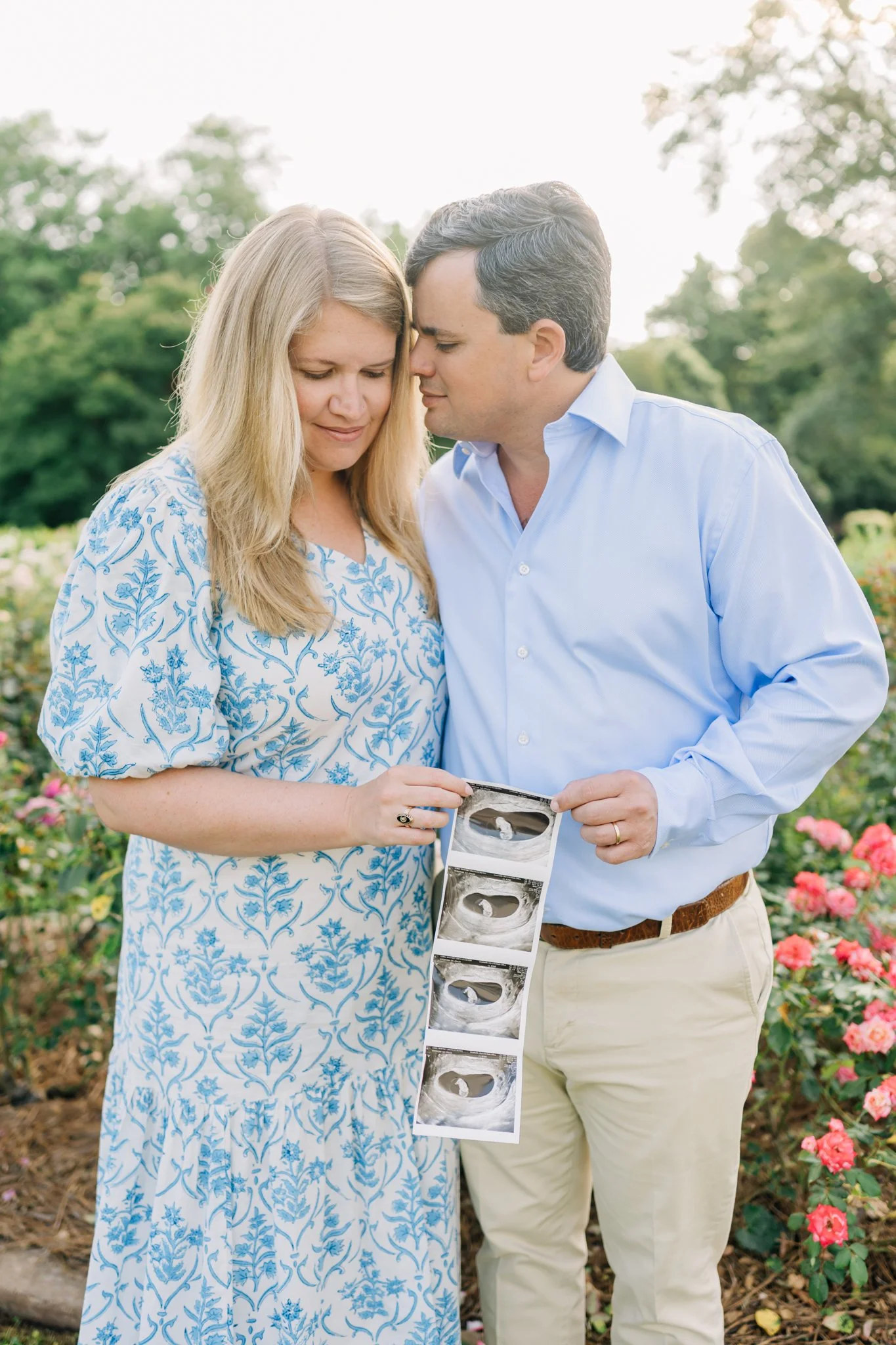pregnancy announcement mini session photographer in greenville sc-7782.jpg