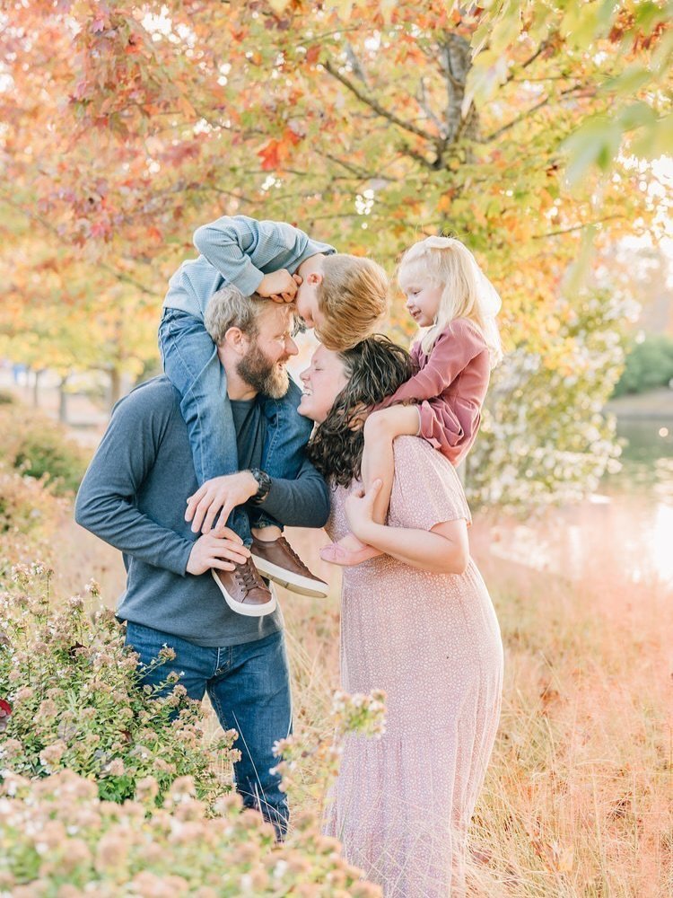 Fall mini sessions are LIVE and already starting to hook up! Fall is the most popular time of year for photos, so if you want a fall session, whether family photos or newborn photos, NOW is the time to book your session! 

Comment &ldquo;fall&rdquo; 