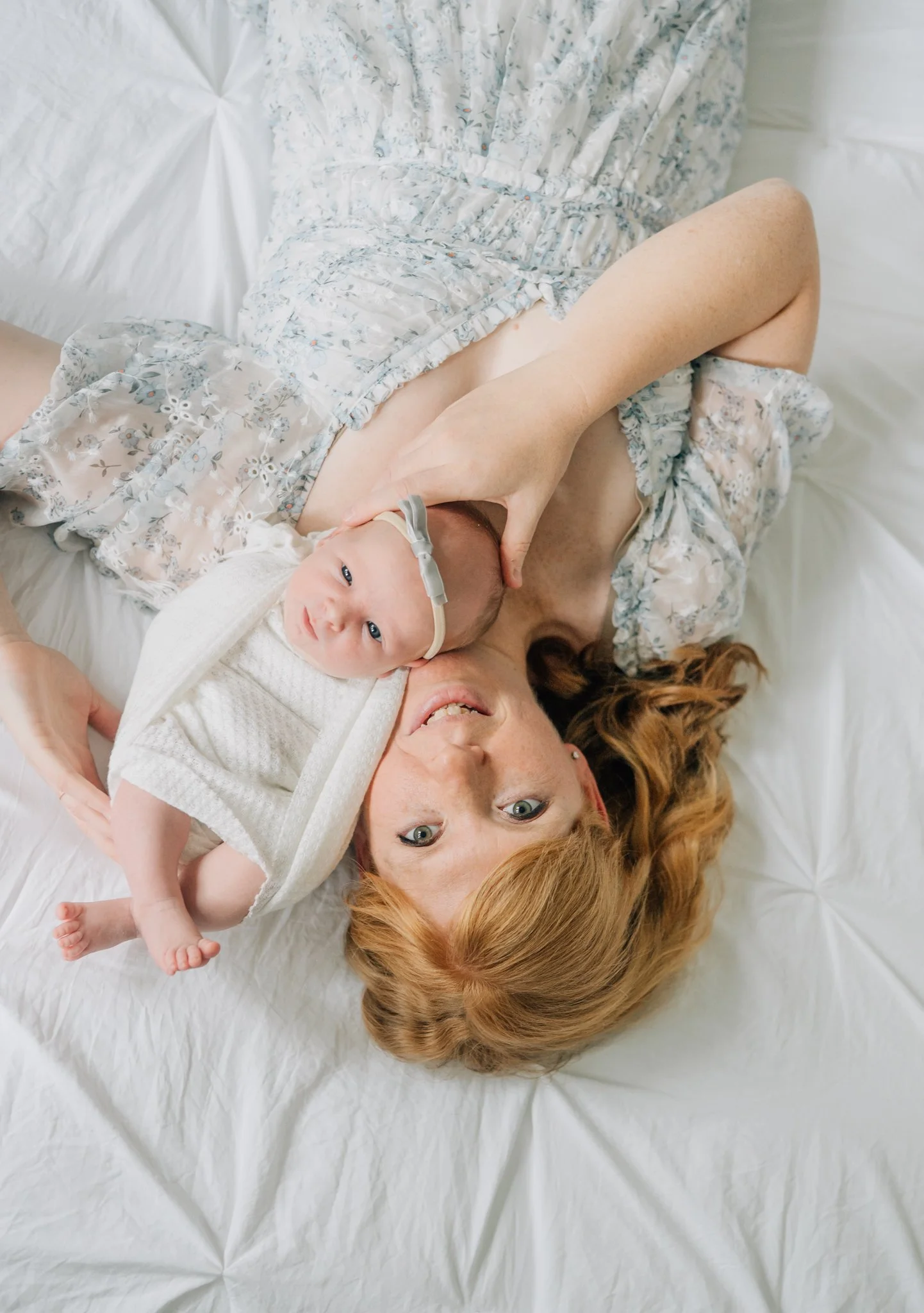 Lifestyle vs Posed Newborn Photography (Which is Better?)