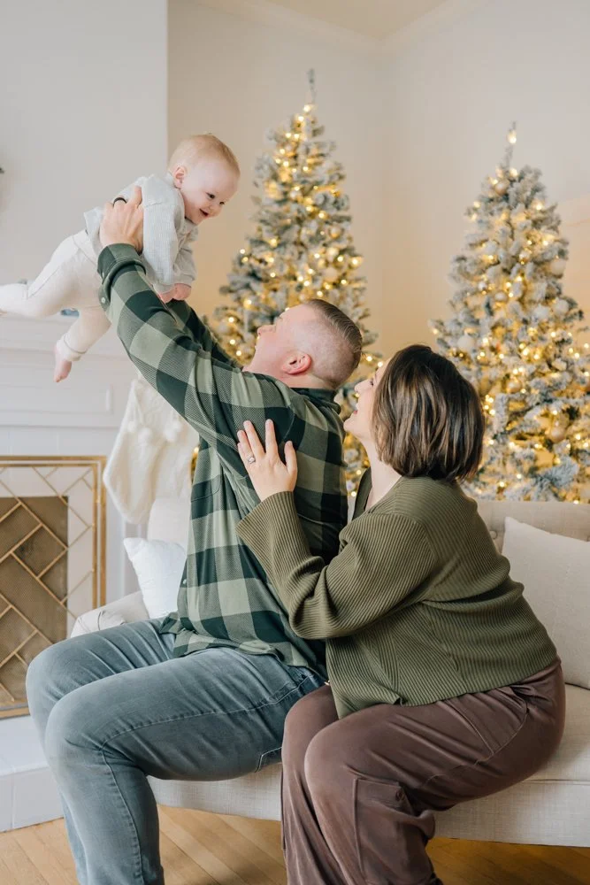 photographers with their own studio and christmas set up in Greenville, SC-7216.jpg