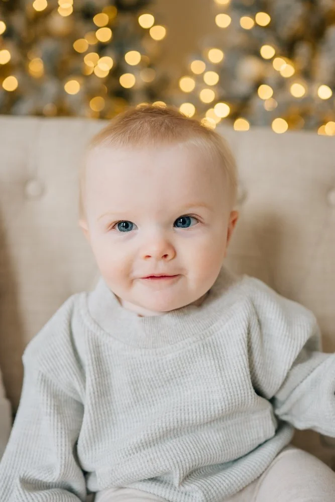 Photographer with a stdio and Christmas set up In Greenville, SC