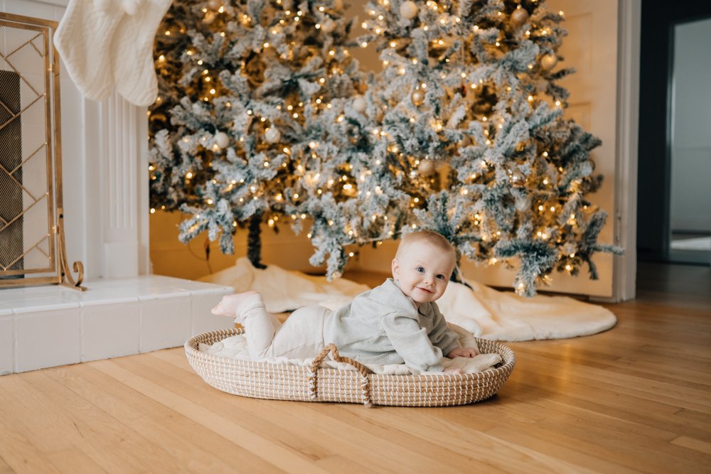 Photographer with a stdio and Christmas set up In Greenville, SC