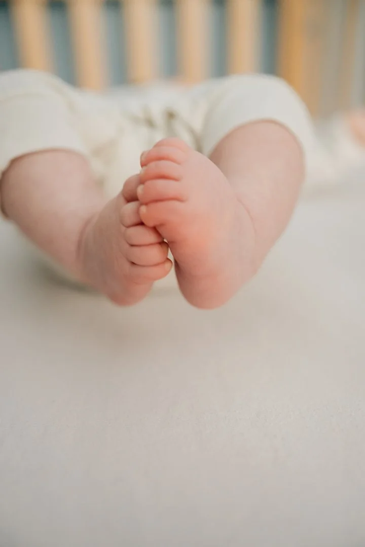 in home newborn photographer for relaxed photos-9008.jpg