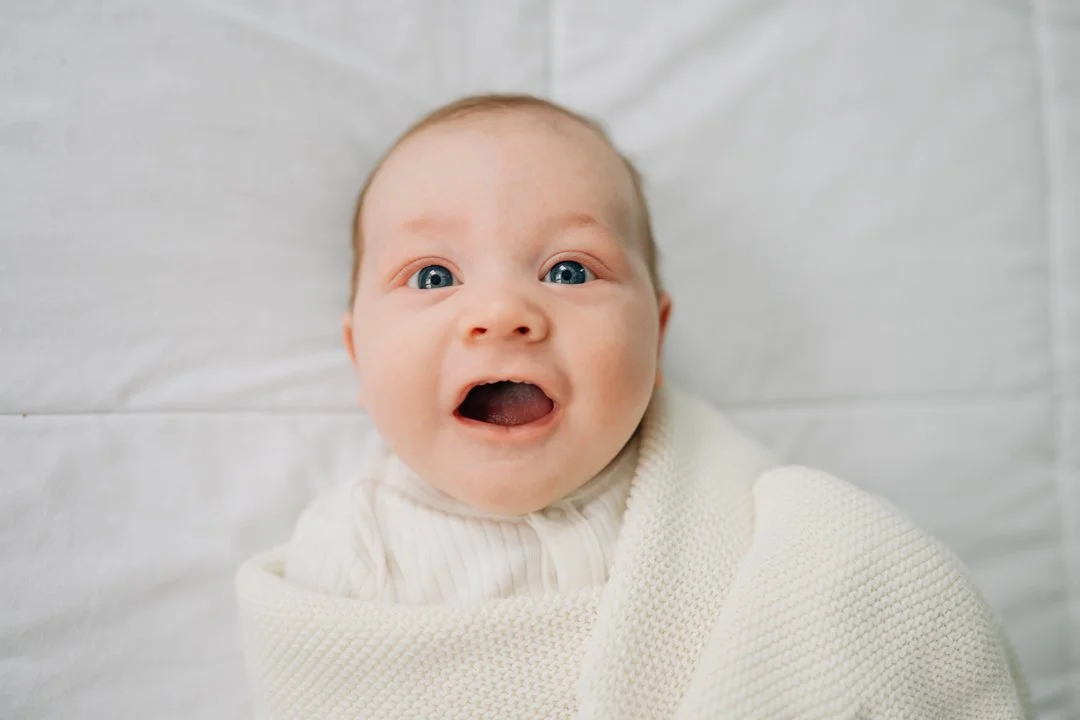 in home newborn photographer for relaxed photos-9068.jpg