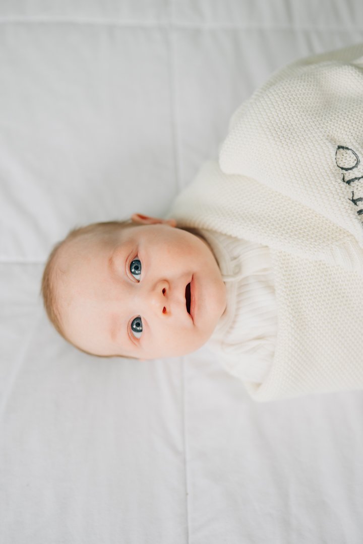 in home newborn photographer for relaxed photos-9071.jpg