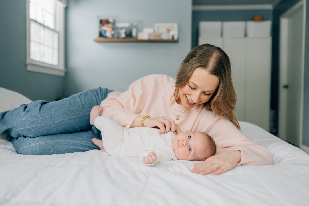 in home newborn photographer for relaxed photos-9173.jpg