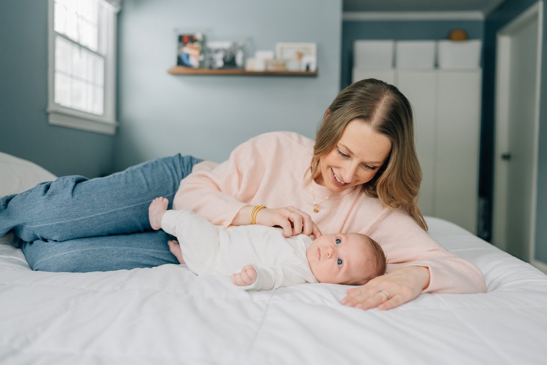in home newborn photographer for relaxed photos-9174.jpg