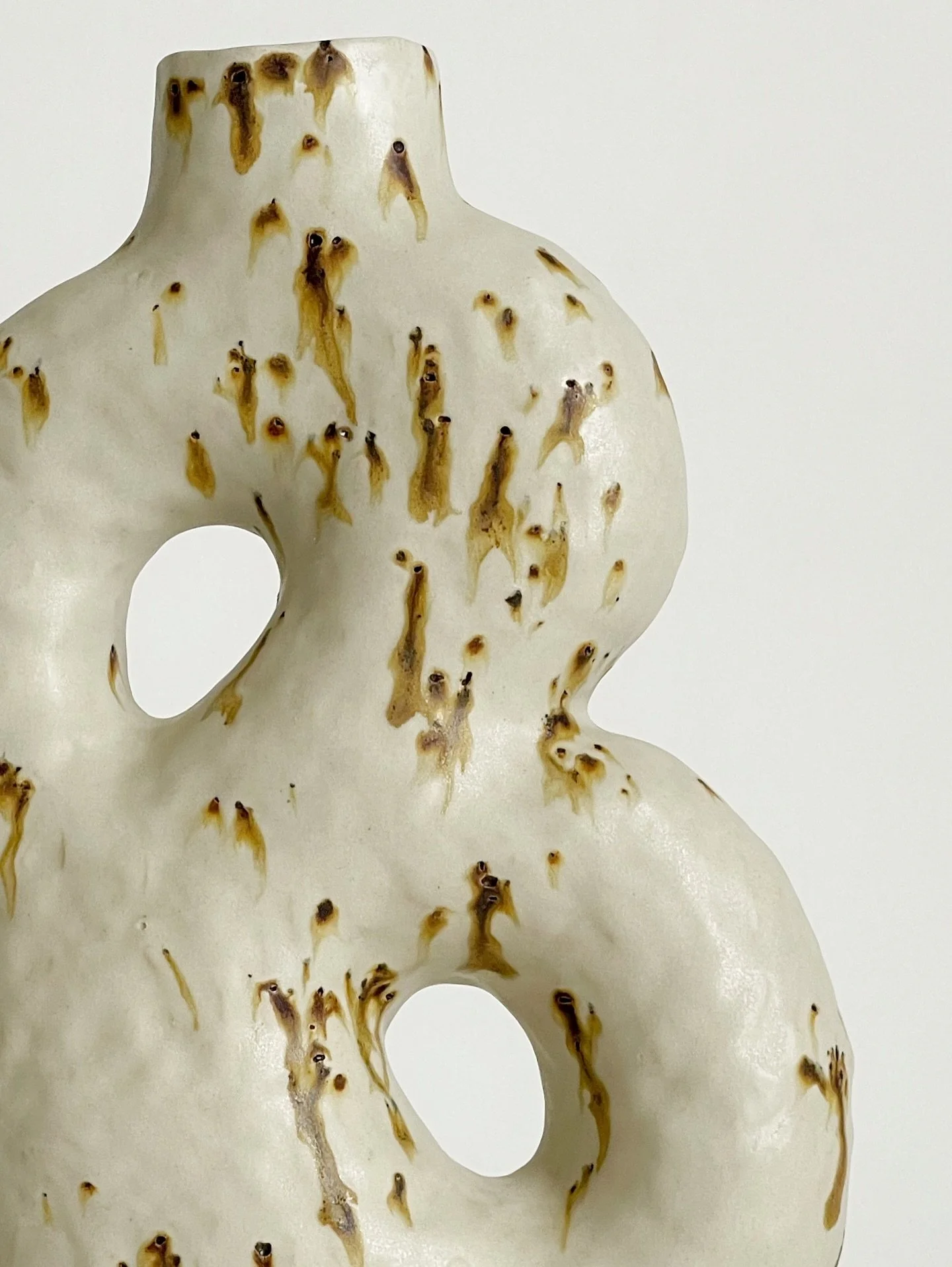 Hand built vase made for a very special occasion 🤍