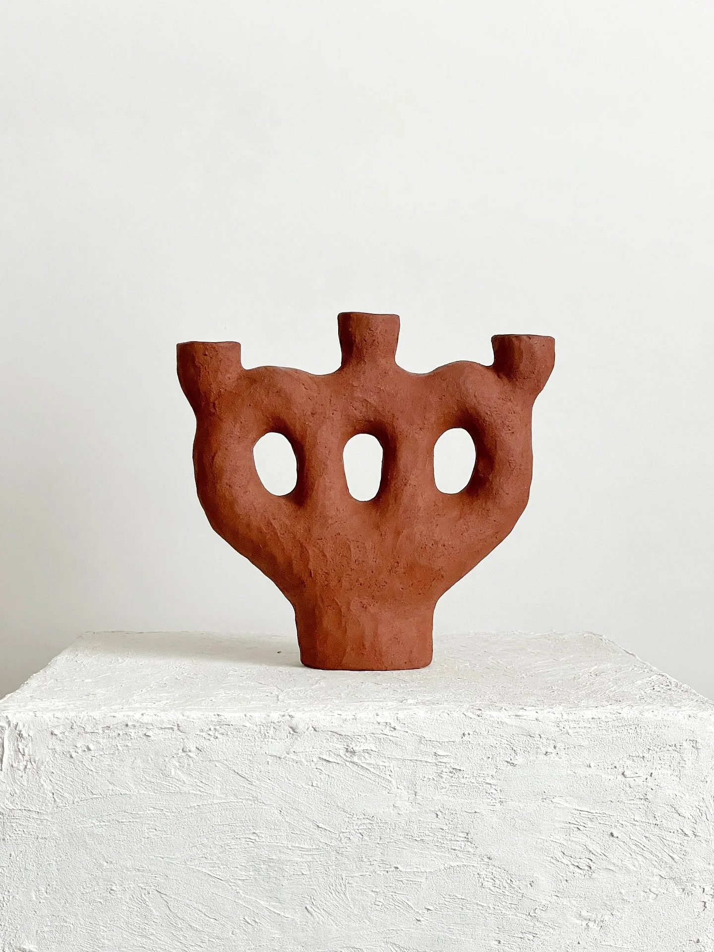 This handmade candleholder in my favorite red clay is going on new adventures overseas ➰📦