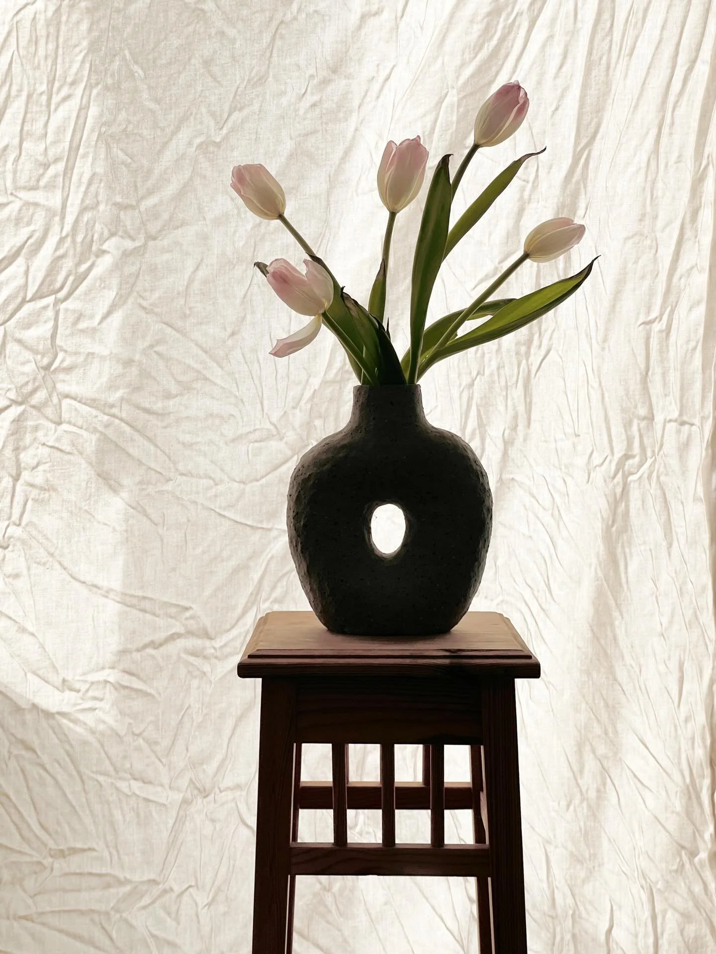 I know I know I&rsquo;m always on about old silky tulips but just look at them. Look. At. Them.

Wishing you a great weekend with or without silky tulips! 🌷