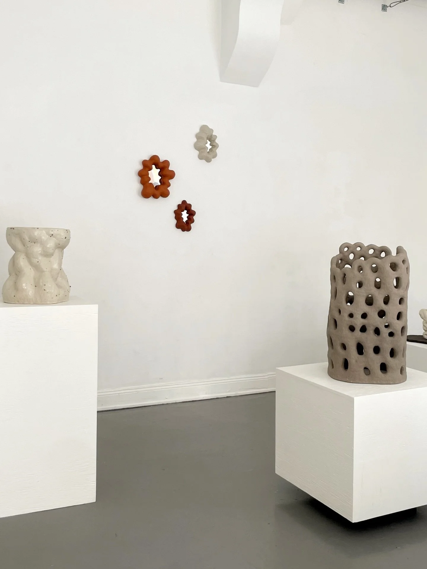 Sagotorn,  2026

The biggest piece in the ongoing exhibition at @kaolinstockholm built from the ground up by my all time favorite coiling technique. The clay is left unglazed giving a soft impression and, as someone pointed out, looking like a well b