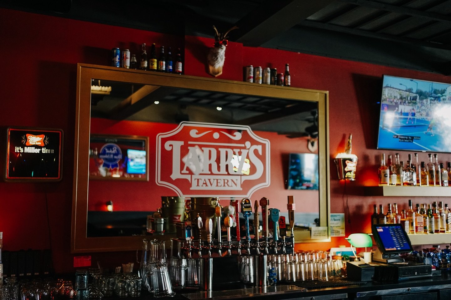 Happy Thanksgiving from all of us at Larry&rsquo;s Tavern! We&rsquo;re so grateful for our amazing community, dedicated employees, and the wonderful neighborhood we&rsquo;re proud to be a part of. After your Thanksgiving celebrations, join us from 7 