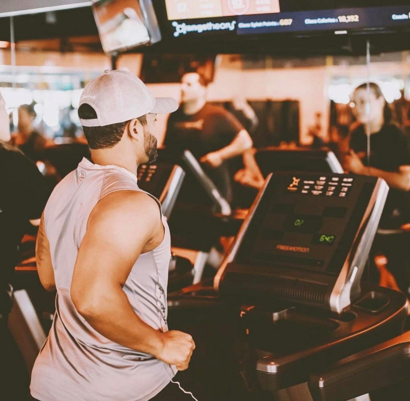 Take care of your body and get the best workout with @otf_sola 💪🏃🏋
.
.
.
@lamarunionplaza #lamarunionplaza @otf_sola #orangetheory #otfsola #fitness #workout #buildmuscle #running #weights #rowing #sweat #atxlife #atx #texas #austin #wednesday #la