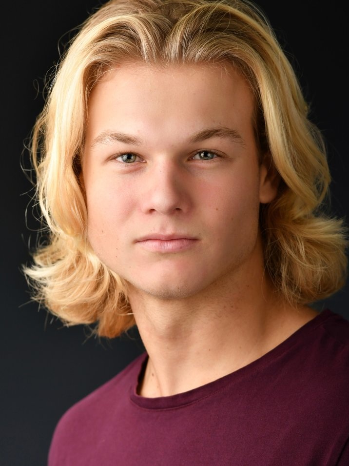 Rich_Ethan_Headshot%2Bfor%2BFBOL.jpg