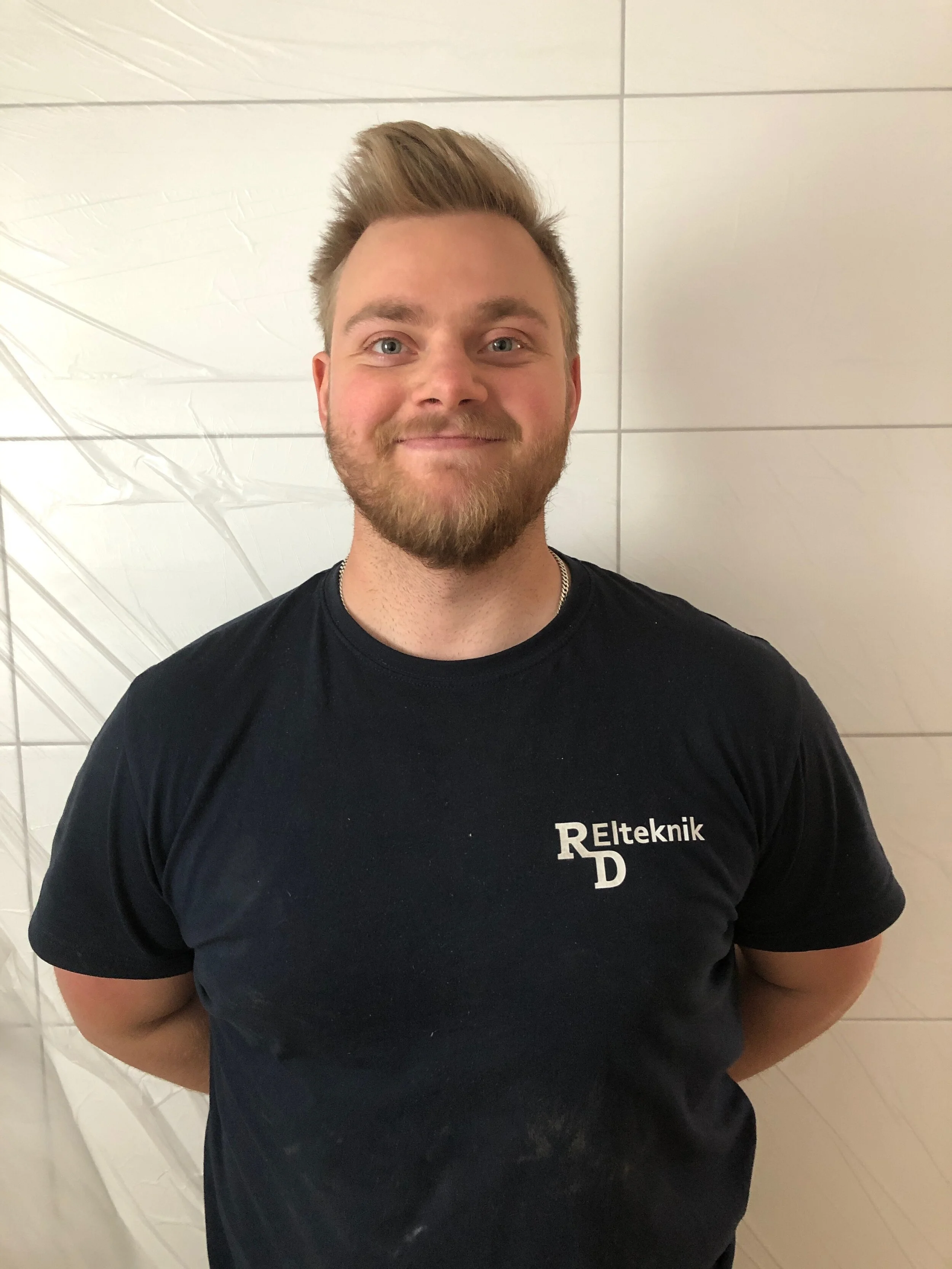 Tobias MårtenssonTobias@rdelteknik.se070 - 737 99 96