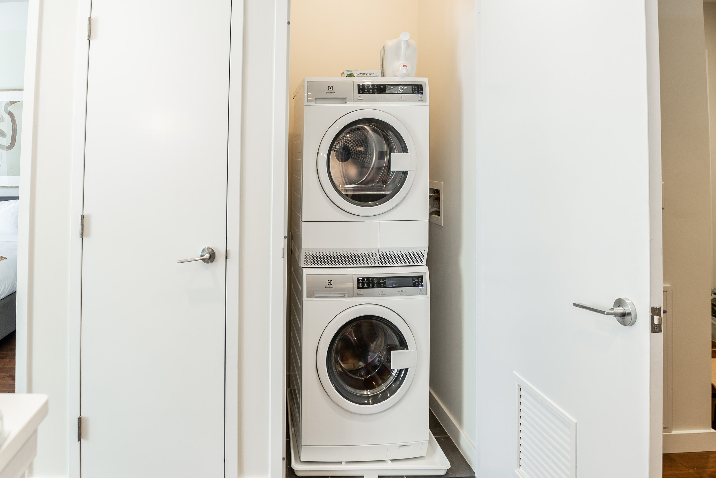 Washer + Dryer