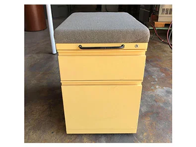 yellowpedestal3.jpg