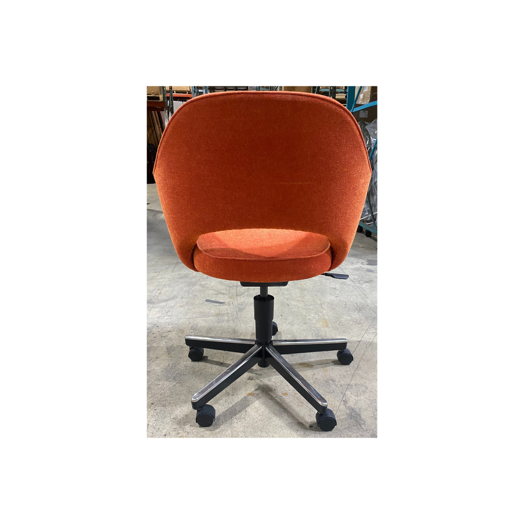 Knoll swivel office chair