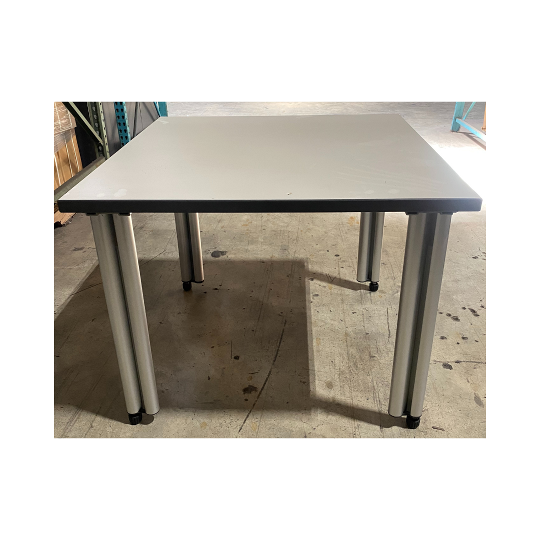 Knoll Table