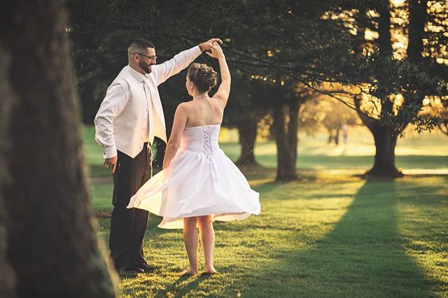 If I could pick one song to dance with you, I would pick one that never ends . 📷 | @laursenphoto