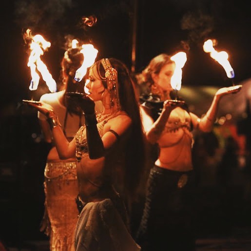 ONE WEEK until our new Temple Fusion series begins, Ashlandians!
🔻
I have one full SCHOLARSHIP to give to a local sister who could use a little assistance to join us! Find more info a few posts back, and apply by this Friday to be considered!
🔻
Drop-ins will be available, though I do recommend attending the full series if possible, as each week we will be learning a series of foundational drill combos that will be a new staple within our Dakini Rose Format. Excited to share the developments!!
🔻
Can't wait to dance with you all!!! And insta sisters, more online classes will be coming soon 🙌🏻🌹
.
Photo of myself, @ruthrhiannon1 , and @hermysteryschool as the Dakini Rose Devadasi at Pranafest a few years back .
.
.
.
.
#dancetemple #templedance #firedance #holytrinity #templefusion #templetribal #tribalfusion #tribalfusionbellydance #bellydance #yogafestival #dakinirosedevadasi #ashlandoregon #dakinirose #moniquetrinityrose