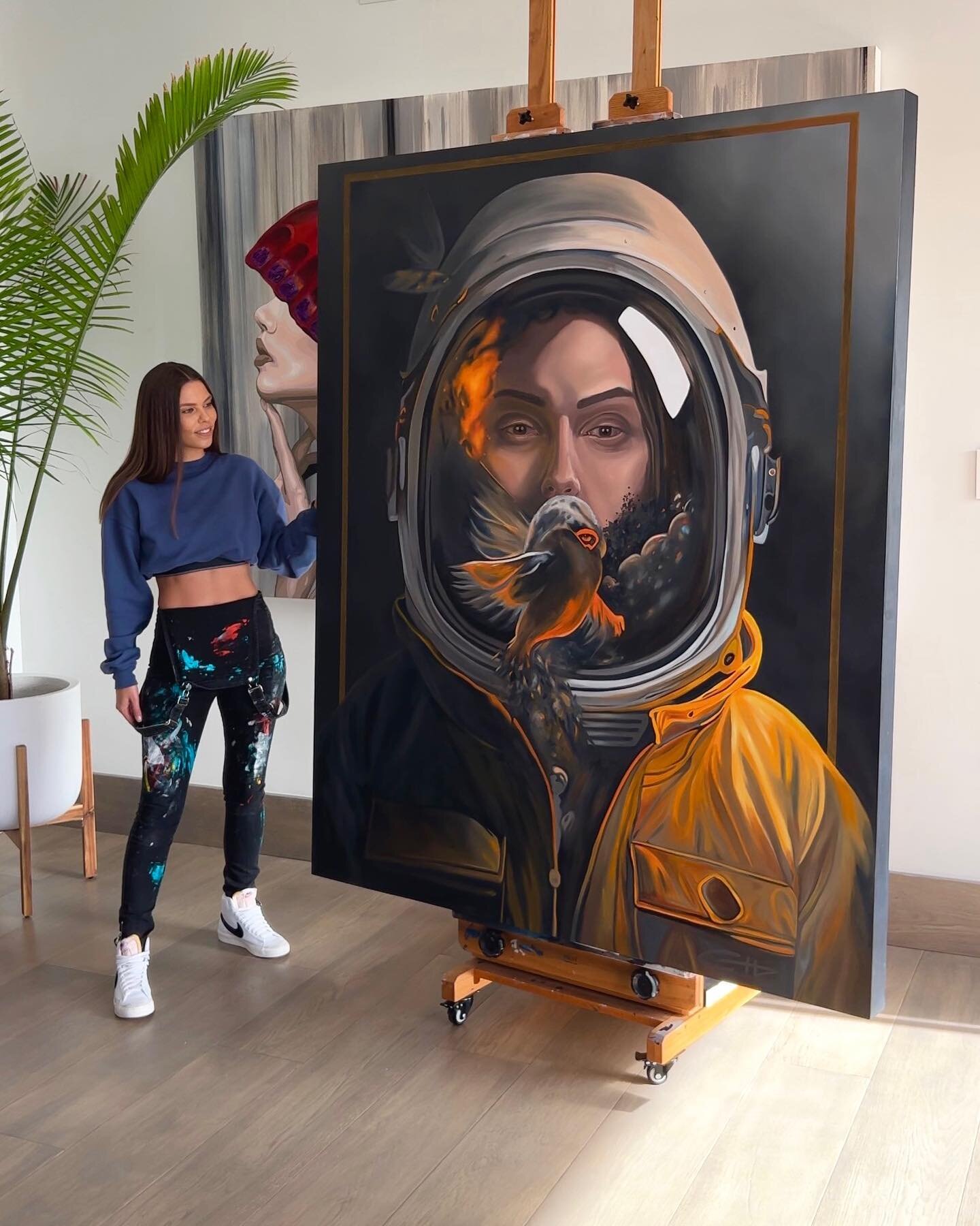 Huge oil painting of an astronaut! I forgot to post the final reveal! This original painting uses variations of orange and paynes grey oil paint. There is NO BLACK paint in this painting. 

Casey

#oilpainting #art #artist #painter #paintingoftheday 